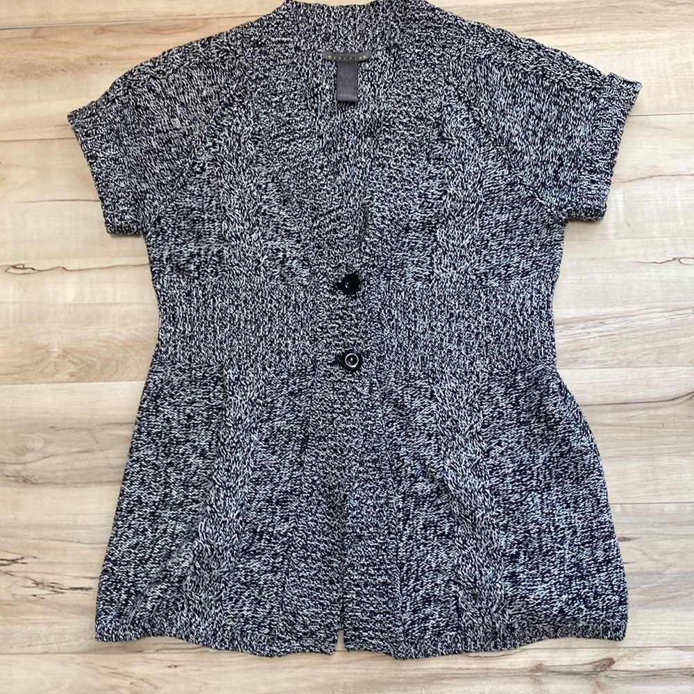 Kenneth Cole Reaction Womens L Short Sleeve Cardigan. Black and White Knit. - Picture 7 of 9